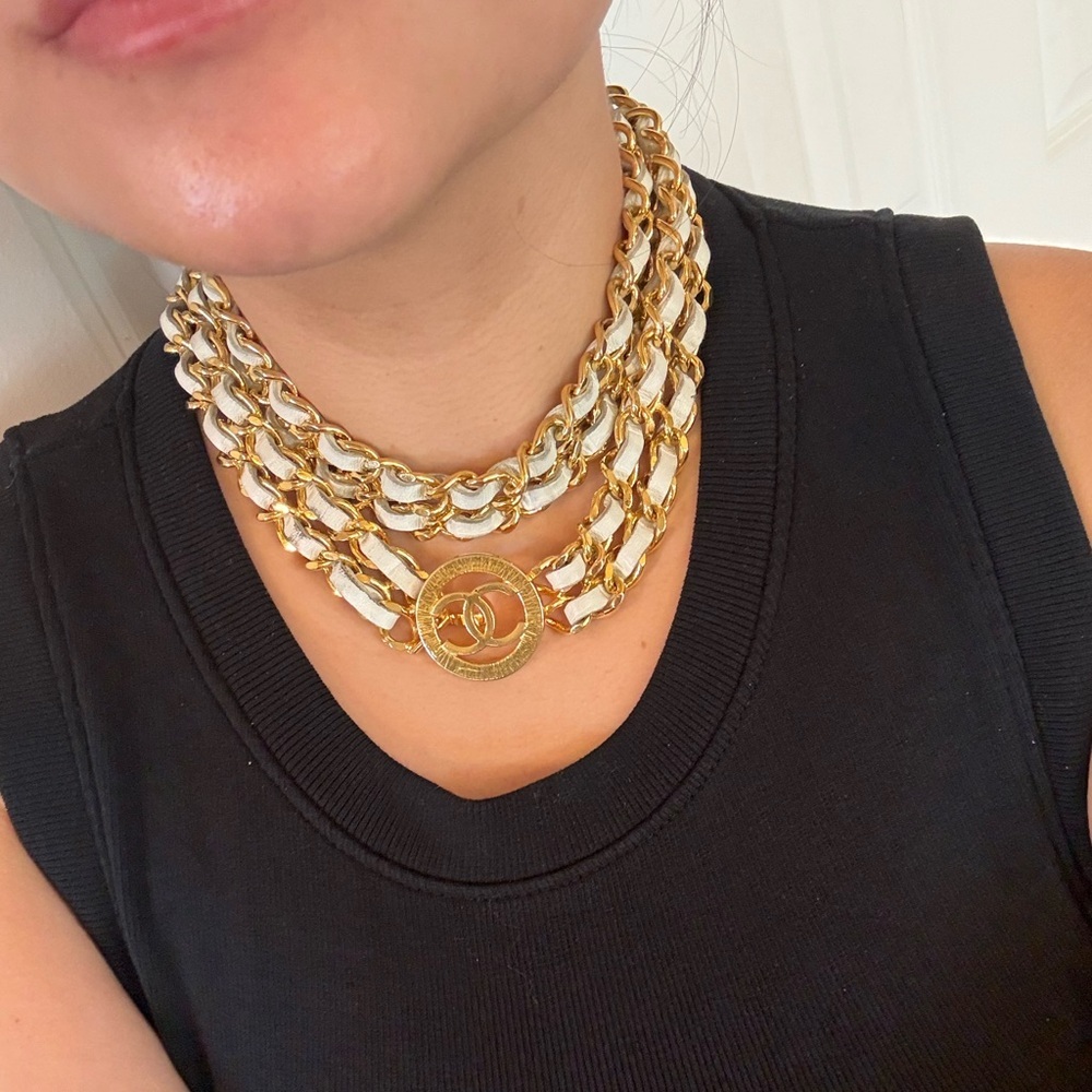 CHANEL Vintage White Leather Gold Chain Link CC Logo Necklace/Belt - Picture 13 of 13